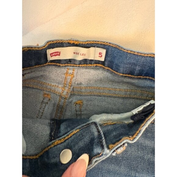 Girls Levi’s size 5 - Picture 4 of 4